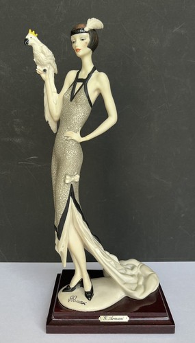 Statuette femme perroquet - statuette,