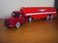 camion   WILLEME  LC 610 avec sa remorque  citerne  ESSO au 1.43