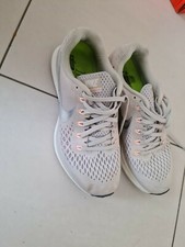 paire de baskets running nike