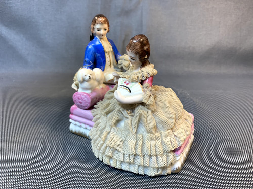 Ancienne statuette biscuit - en,