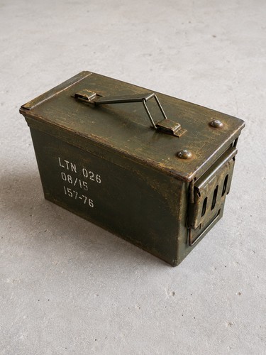Véritable caisse boîte à - /,