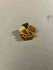 CESAR Baldaccini SCULPTEUR - BRONZE Doré PIN’S Signé FIAC 1993 Art Accumulation