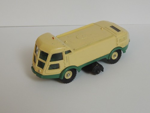 Vrai dinky toys - 596,