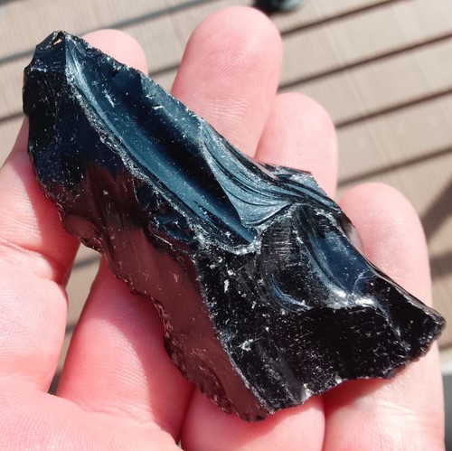 28.86gr 70x36x14mm obsidienne