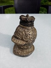 Briquet casque d'armure vintage (métal ou étain ?)