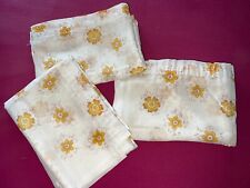 3 rideaux vintage en voile de tergal décor fleurs  larg 120 cm x H 155 cm