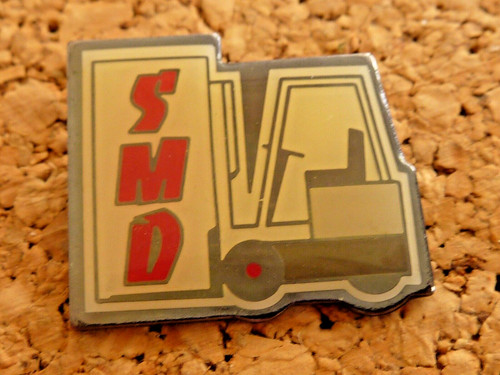 Pin pins badge automobile - pin's,