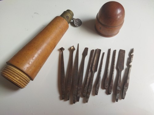 Ancien artisan gros outil - gros,