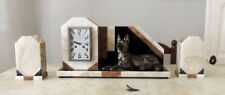 Horloge en marbre et ses deux cassolettes, grand chien de berger en régule, 50s
