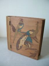 Boîte livre oiseau paon perroquet en marqueterie en bois de 20 cm x 19,3 cm