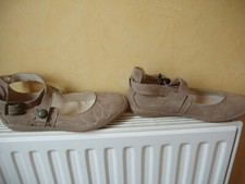 CHAUSSURES FEMME  CUIR DAIM BEIGE  BRIDES TAILLE 39 NEUVES 