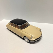 voiture miniature VINTAGE
