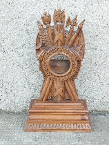 Porte montre bois sculpte - porte,