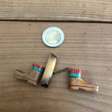 bijoux broche vintage N431 bottes bois 