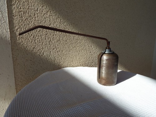 Ancienne burette huile - a,
