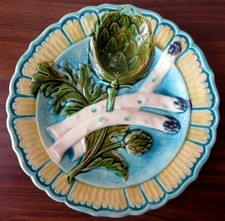 Superbe assiette en barbotine asperges artichaut – faïenceries du Nord ?- TTBE