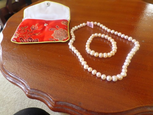 Freshwater white pearl - white,