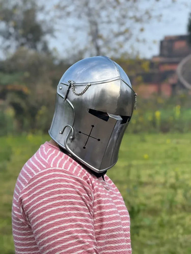 Casque médiéval acier - casque, en