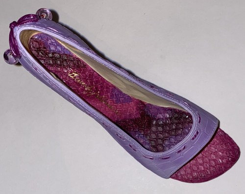 Just the right shoe bow - the, me