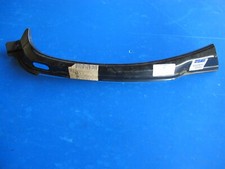 Gouttière supérieure d'aile arrière droite pour Peugeot 206