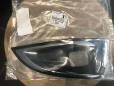 Enjoliveur  Pare-chocs av