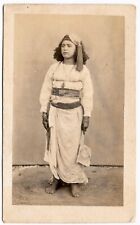 Jeune fille kabyle tenue