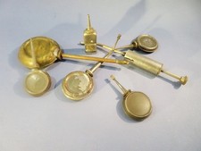 Collection de burettes à huile anciennes @ Garage Mécanique