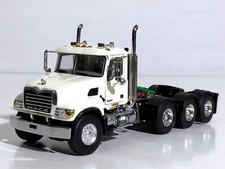 Mack Granite 8x4 en blanc, modèles de camions WSI, échelle 1:50