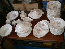 Gros Service 103 pièces en