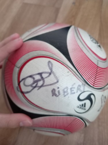 Ballon signé par les - , joueurs