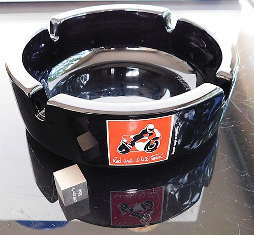 Cendrier vide poche - /,