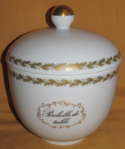 Pot couvert poubelle - de, table
