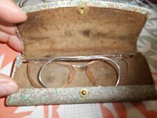 paire de lunette ancienne avec etui  plastique collection branche métal