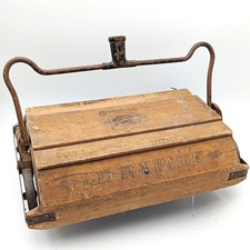 Ancien balai à tapis "BISSEL"