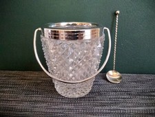 CRISTAL TAILLE, MOULE. SEAU A GLACE. SALERON. CENDRIER. ASIETTES. SANS MARQUE.