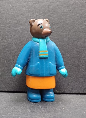 It2 petit ours brun figurine - /,
