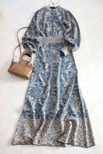 Robe À Manches Bouffantes En