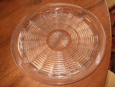 PLATEAU  BACCARAT 1840 RAIES ET COTES PLATES