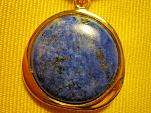 PENDENTIF-LAPIS