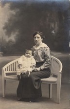 Photo-carte femme assise