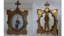 ANCIEN RELIQUAIRE CADRE LAITON MEDAILLON PORCELAINE STE ANNE D'AUVRAY XIXEME