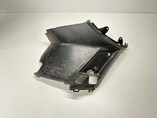 CARÉNAGE SOUS SELLE GAUCHE PEUGEOT KISBEE 50 4T 2010-2017