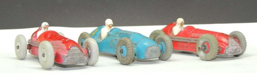 Vrai trois dinky - vrai, une