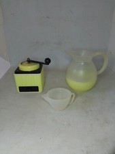 ANCIEN JOUET MOULIN A CAFE + BROC + TASSE