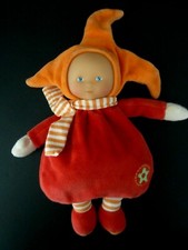 K8. DOUDOU PELUCHE COROLLE POUPEE ROUGE ORANGE ETOILE VERT BONNET 3 POINTE  TBE