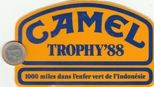 AUTOCOLLANTS . Automobile