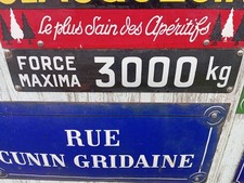 ANCIENNE PLAQUE EMAILLEE GRUE