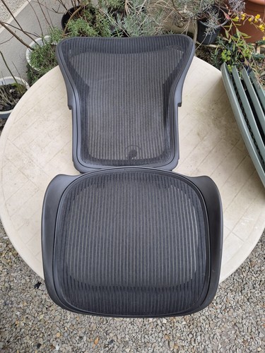 Herman miller aeron black size - aeron,