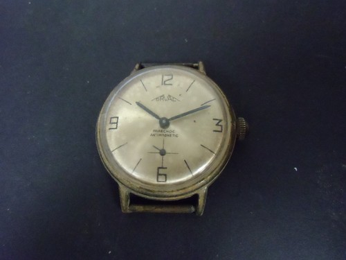 Ancienne montre mécanique - ancienne,