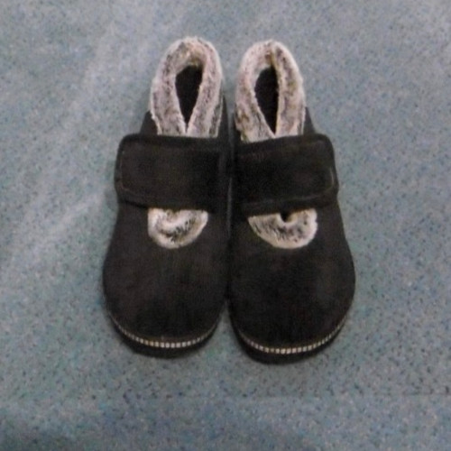 Paire pantoufle noire - noire, la